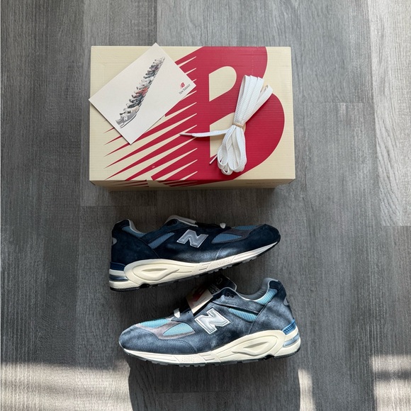 New Balance 990 Men's Sneakers in Blue and Gray